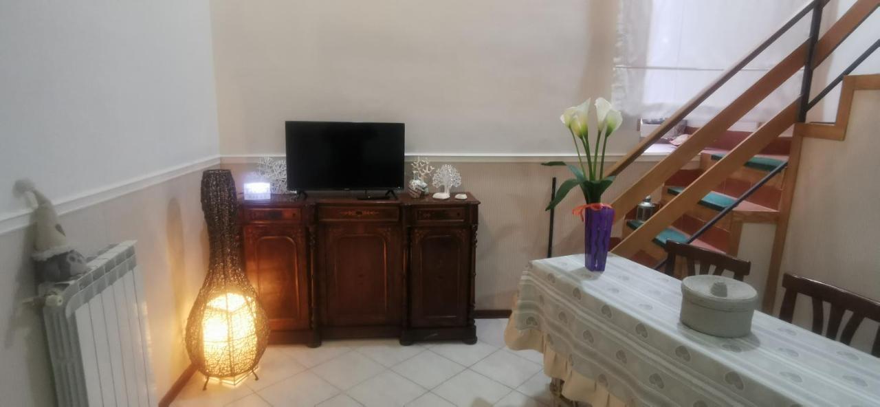 Real Family House Daire Napoli Dış mekan fotoğraf